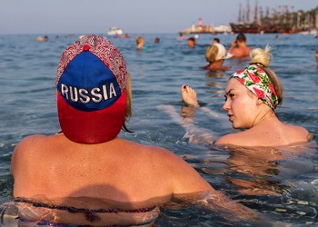 Россияне стали чаще ездить в Узбекистан и Турцию