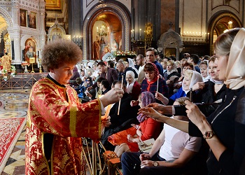 6% россиян считают Пасху днем рождения Христа