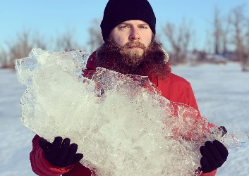 Волгоградские бармены-бородачи изучают лед