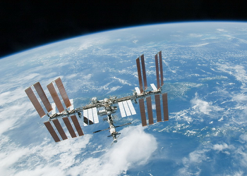 «Роскосмос» снова начнет отправлять туристов на орбиту
