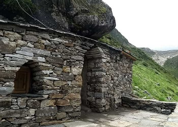 Пещеру, где 17 часов медитировал премьер-министр Индии, откроют для туристов