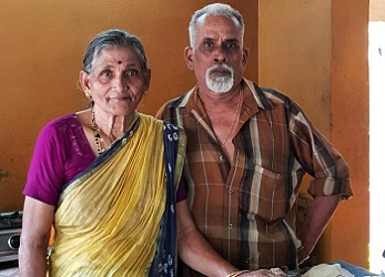 Индийская пара откладывает по $6 в день на путешествия