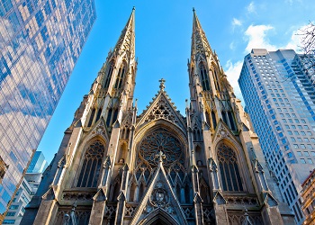 В нью-йоркском соборе Святого Патрика задержали мужчину с бензином