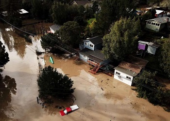 Русская река затопила город в Калифорнии