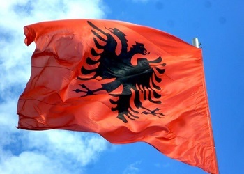 Российским туристам предлагают пакетные туры в Албанию