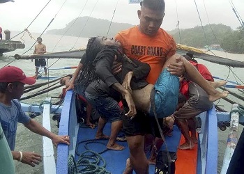 На Филиппинах перевернулись три парома, погибли более 30 человек