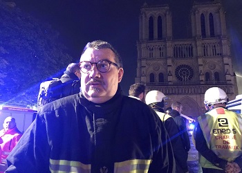 Парижский священник рисковал жизнью, чтобы спасти терновый венец Иисуса Христа