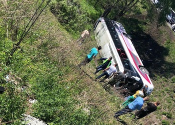 В Приморье перевернулся автобус с китайскими туристами, есть жертвы