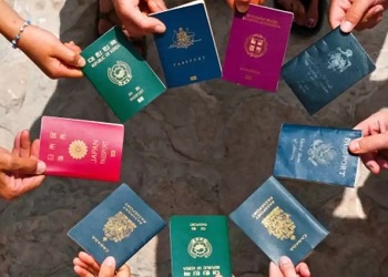 Петербургский пенсионер торговал паспортами несуществующей страны