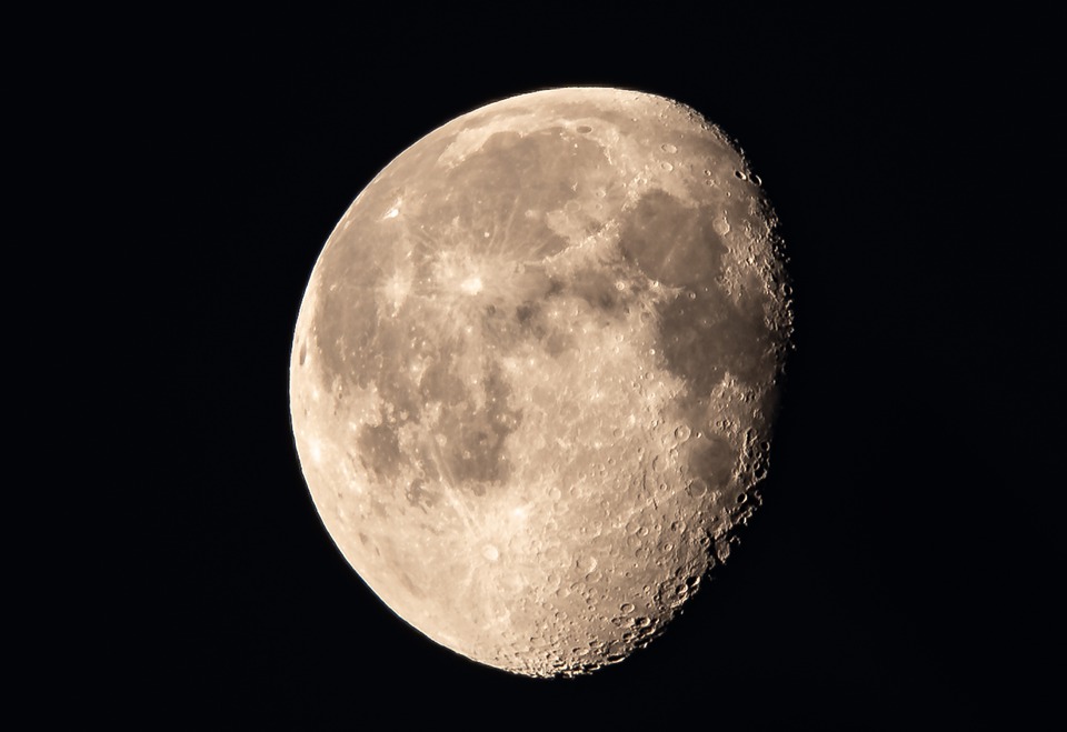 moon-4017434_960_720.jpg