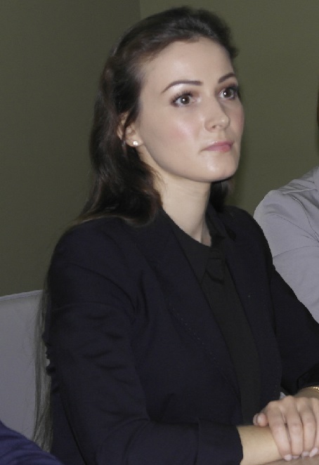 Алена Енова