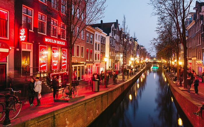 Tips-Amsterdam-Highlights-redlight-tours.jpg