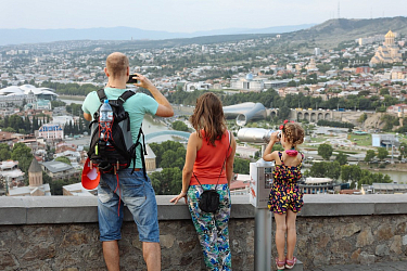 Число путешественников из России в Грузии сократилось на 21%
