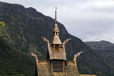 Туристов уличили в воровстве гвоздей из деревянных церквей Норвегии